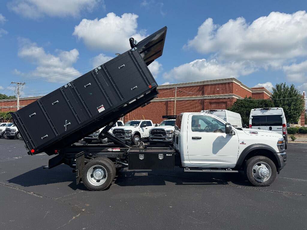 New 2026 Ram 5500 Chassis Cab TRADESMAN REGULAR 4X4 84' CA Pickup