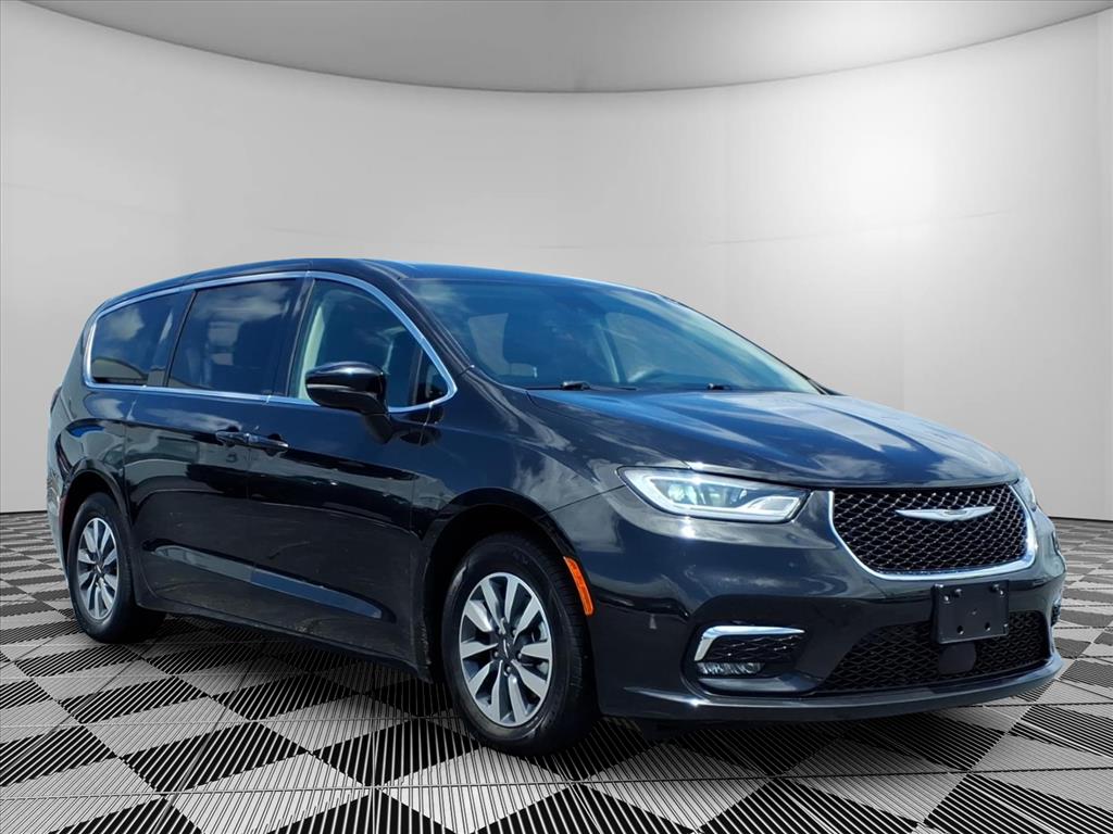 2024 Chrysler Pacifica PHEV