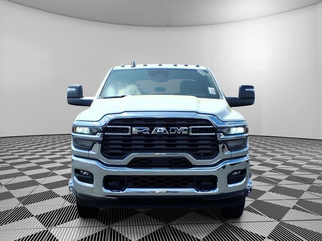 New 2026 Ram 3500 TRADESMAN CREW CAB 4X4 8' BOX Pickup