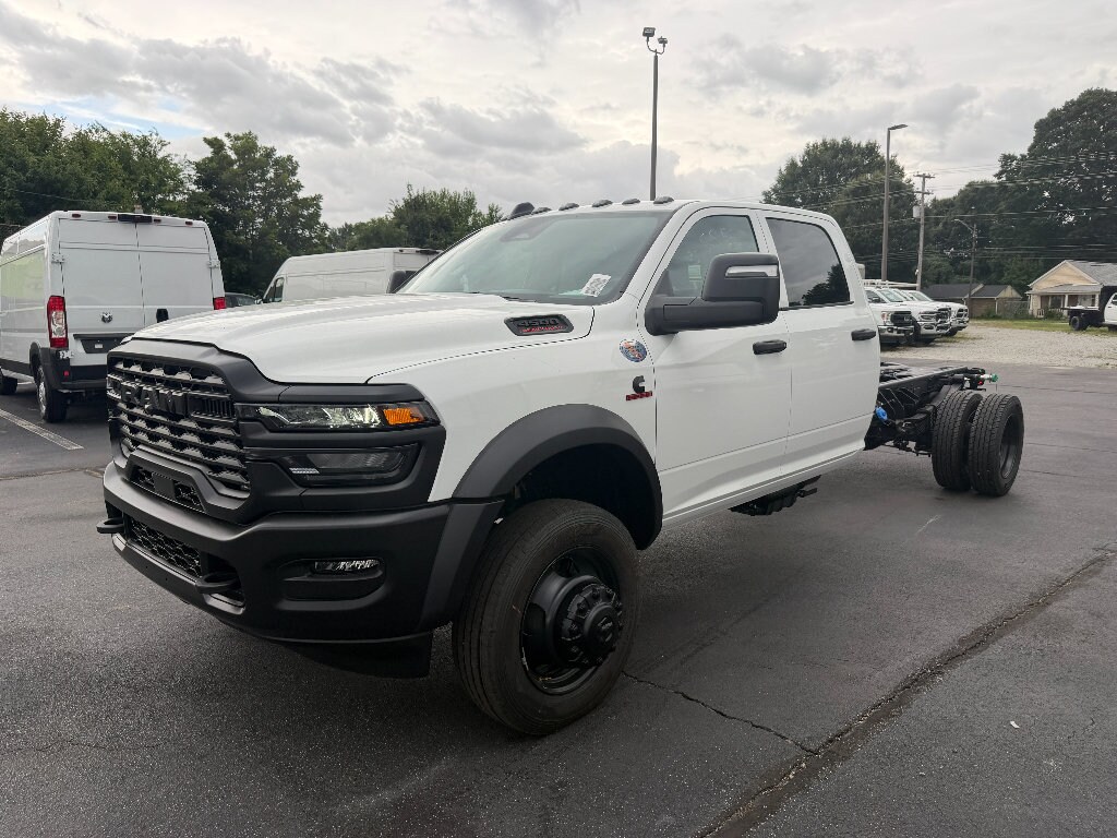 New 2026 Ram 4500 Chassis Cab TRADESMAN CREW 4X4 84' CA Pickup
