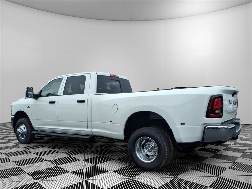 New 2026 Ram 3500 TRADESMAN CREW CAB 4X4 8' BOX Pickup