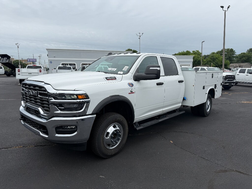 New 2026 Ram 3500 Chassis Cab TRADESMAN CREW 4X4 60' CA Pickup
