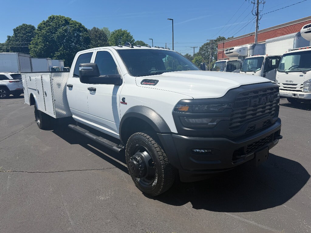 New 2026 Ram 5500 Chassis Cab TRADESMAN CREW 4X4 84' CA Pickup