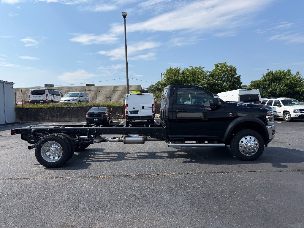 New 2026 Ram 5500 Chassis Cab TRADESMAN REGULAR 4X4 108' CA Pickup