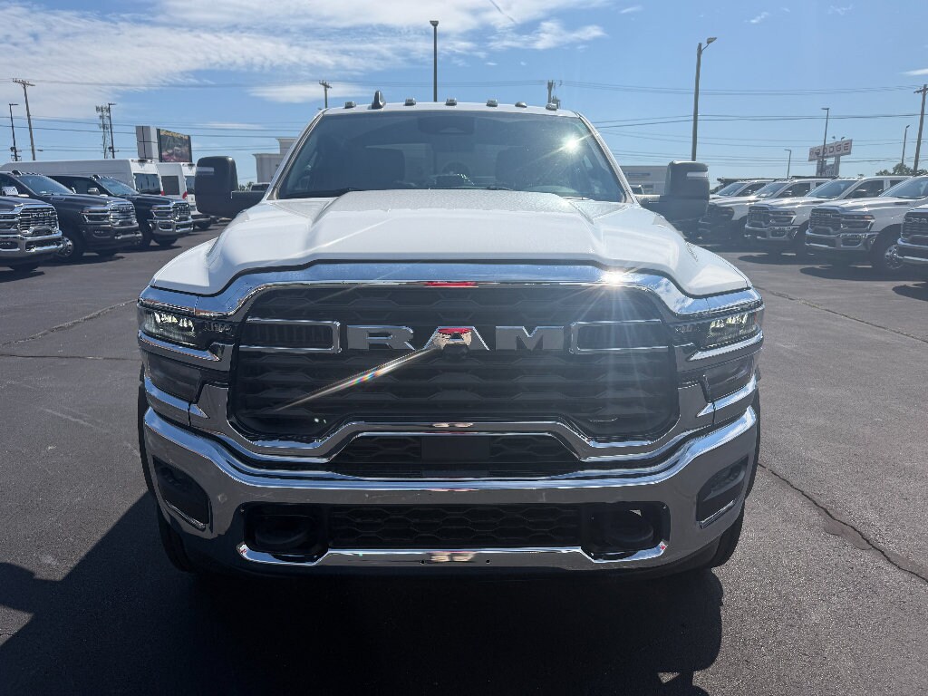 New 2026 Ram 4500 Chassis Cab TRADESMAN CREW 4X4 84' CA Pickup