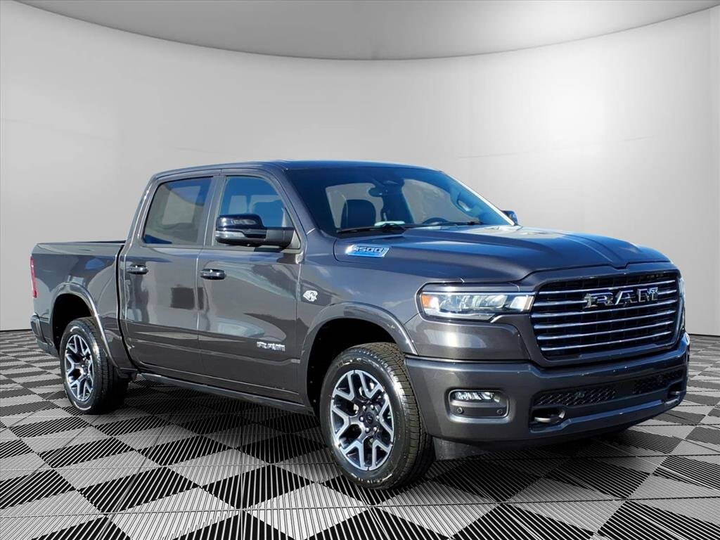 New 2026 Ram 1500 LARAMIE CREW CAB 4X4 5'7 BOX Pickup