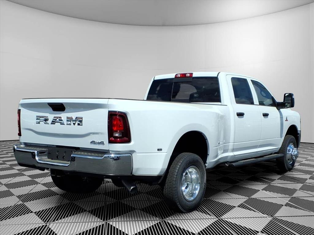 New 2026 Ram 3500 TRADESMAN CREW CAB 4X4 8' BOX Pickup