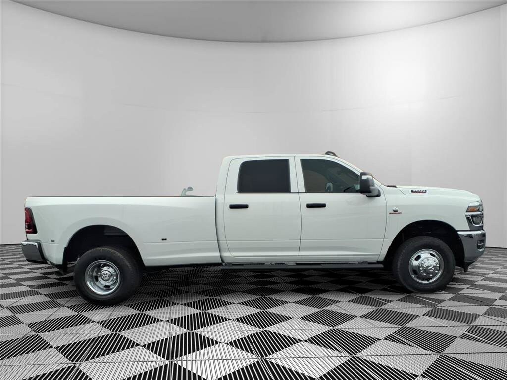 New 2026 Ram 3500 TRADESMAN CREW CAB 4X4 8' BOX Pickup