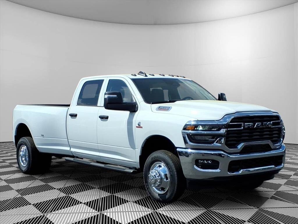 New 2026 Ram 3500 TRADESMAN CREW CAB 4X4 8' BOX Pickup