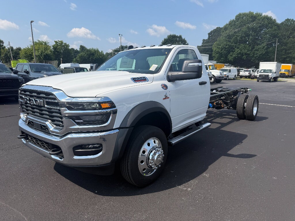 New 2026 Ram 5500 Chassis Cab TRADESMAN REGULAR 4X4 120' CA Pickup