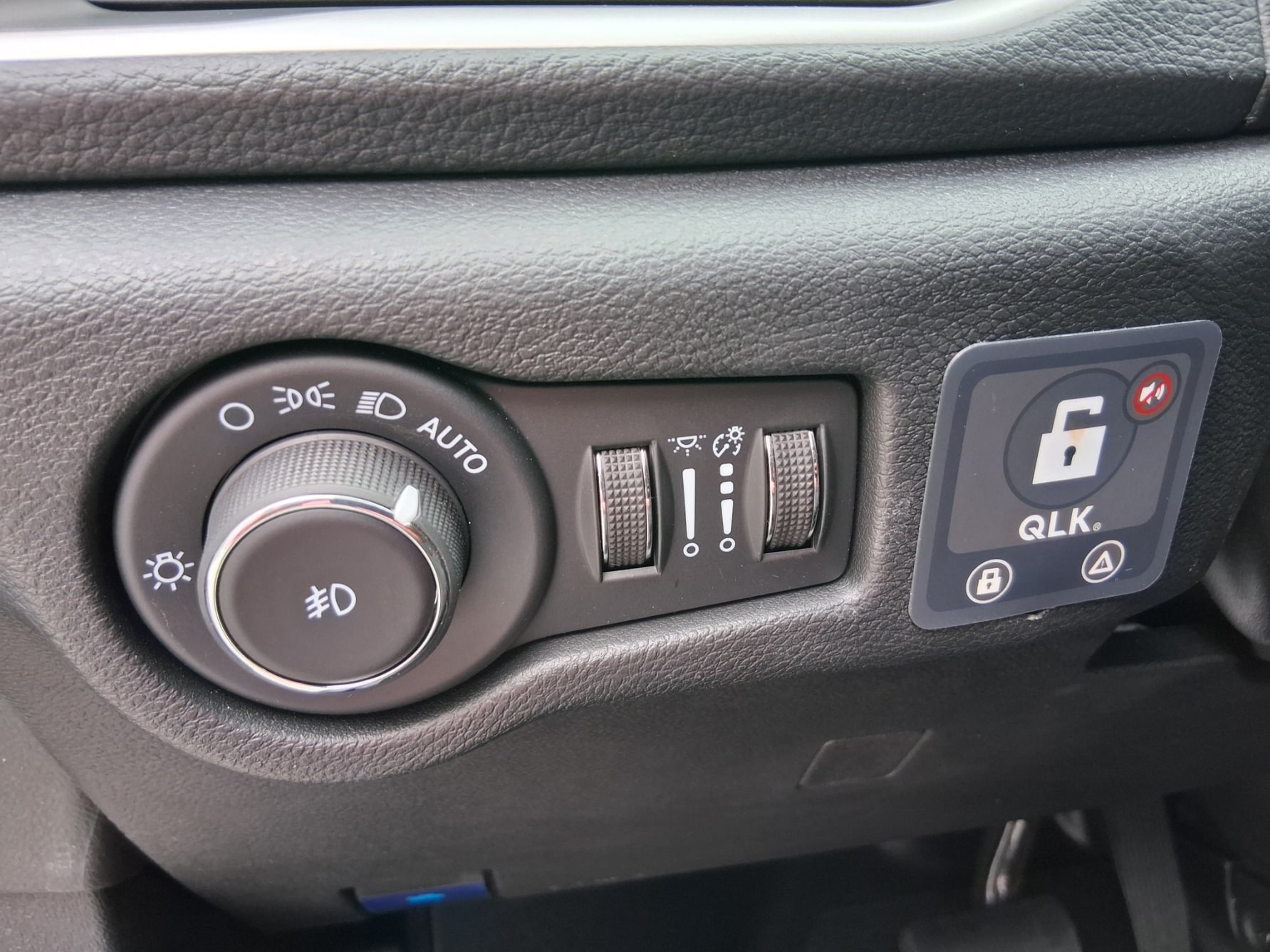 2024 Chrysler Pacifica Touring - Photo 10