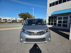 2013 Toyota Sienna XLE V6 8 Passenger Van