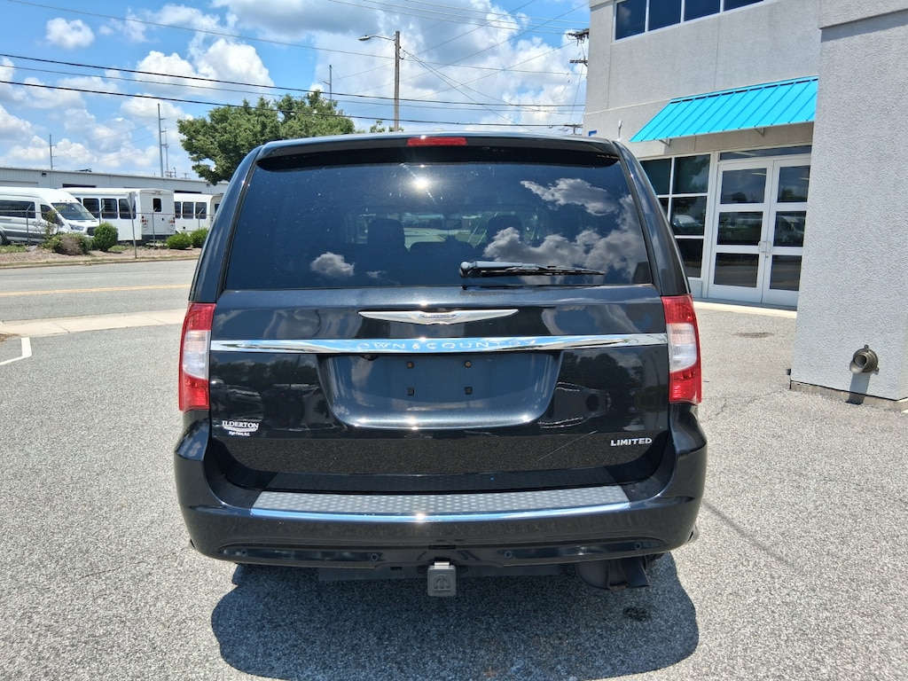Used 2015 Chrysler Town & Country Limited Platinum Van