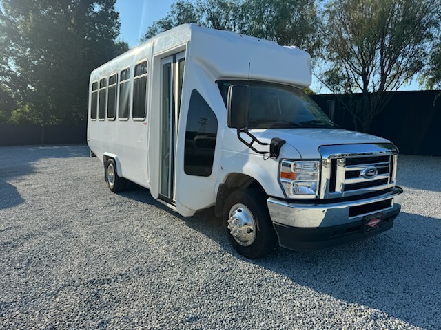  Ford E-450 Cutaway