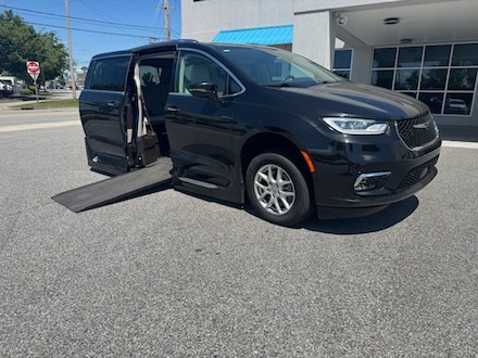 2021 Chrysler Pacifica Touring L Van Passenger Van