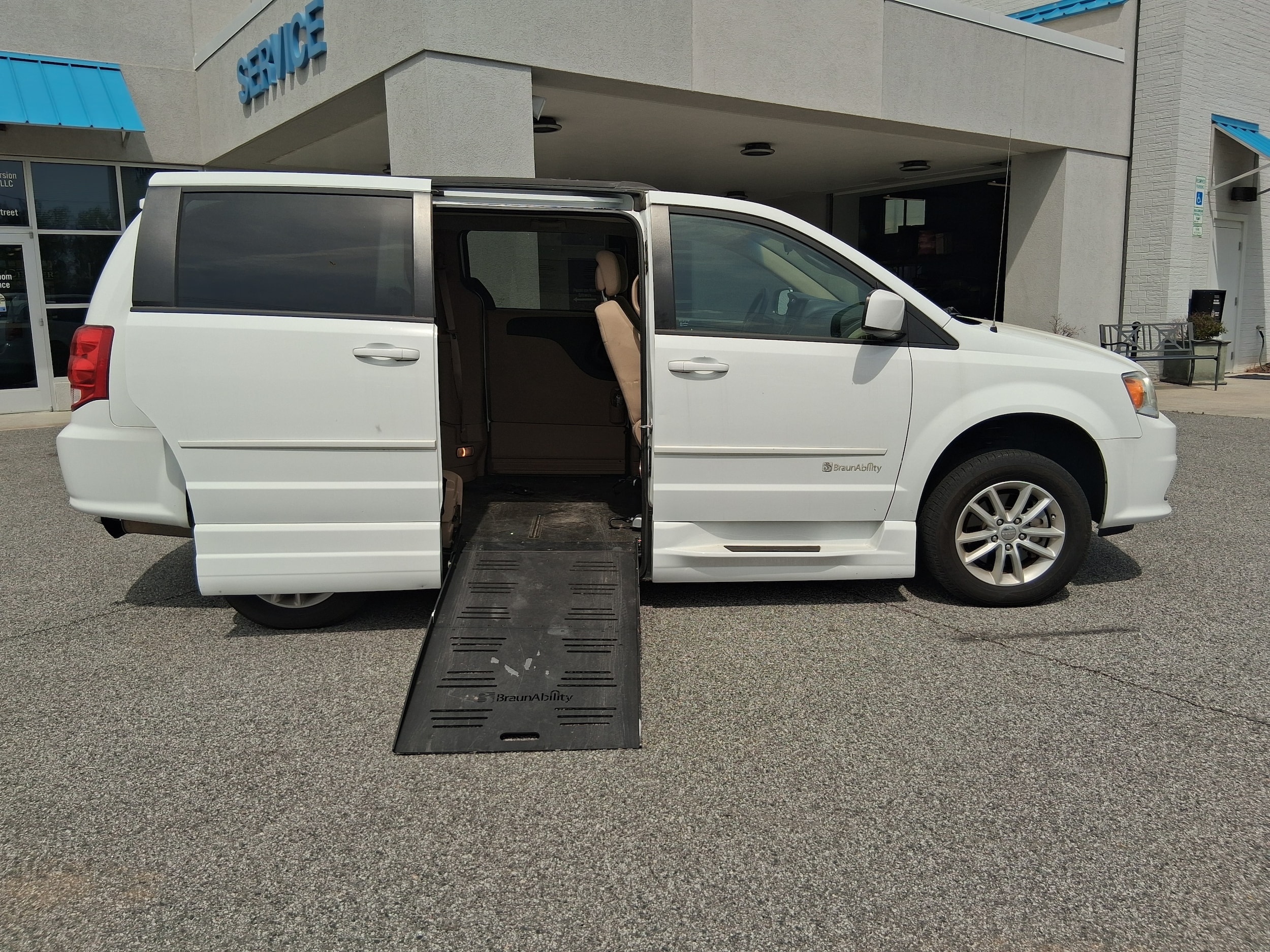 2015 Dodge Grand Caravan SXT's photo