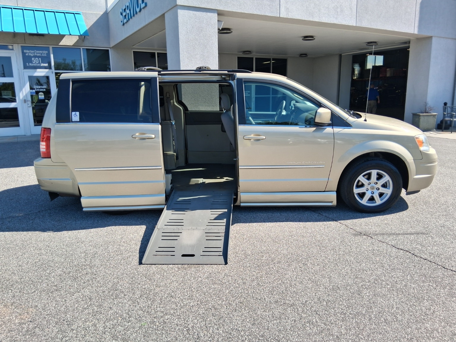 2010 Chrysler Town & Country Touring
