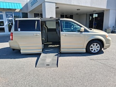2010 Chrysler Town & Country Touring Van