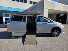 2013 Toyota Sienna XLE V6 8 Passenger Van