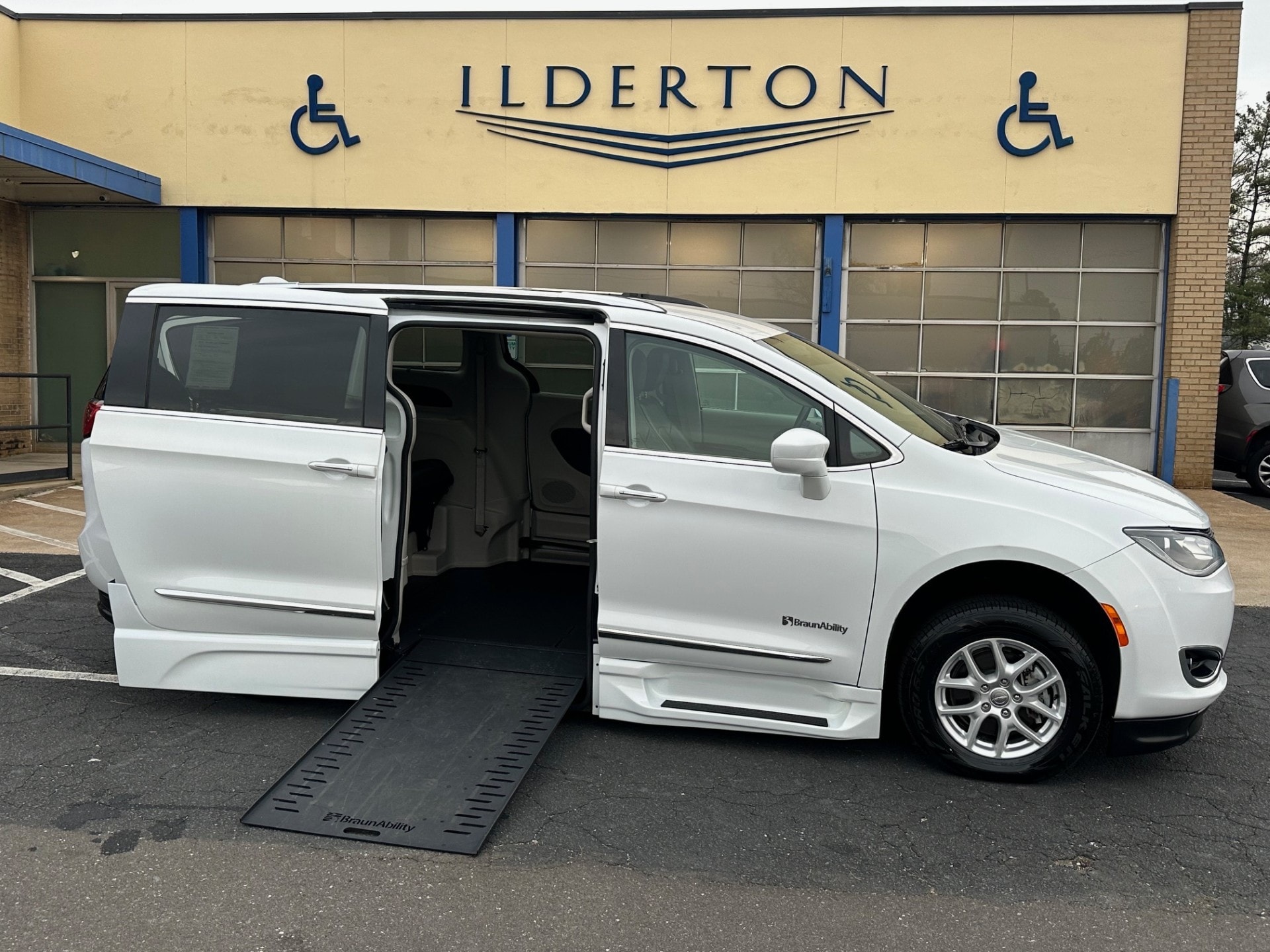 2020 Chrysler Pacifica Touring L