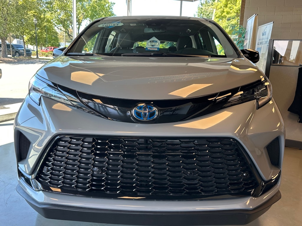 New 2026 Toyota Sienna XSE Van Passenger Van
