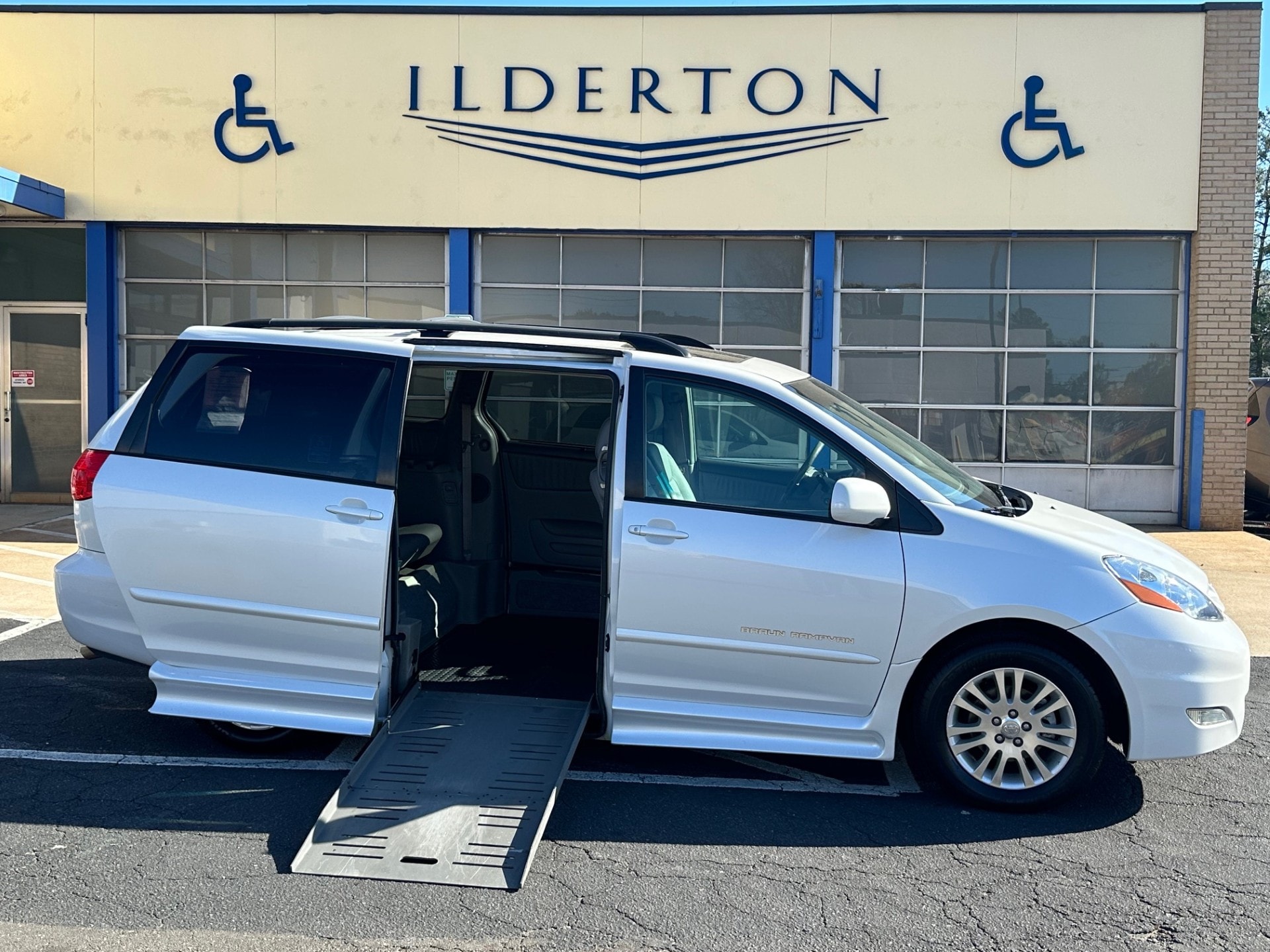 2008 Toyota Sienna XLE