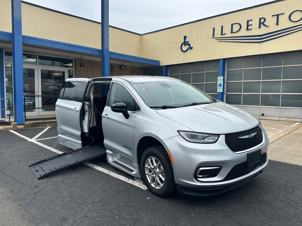 Used 2024 Chrysler Pacifica Touring L Van Passenger Van