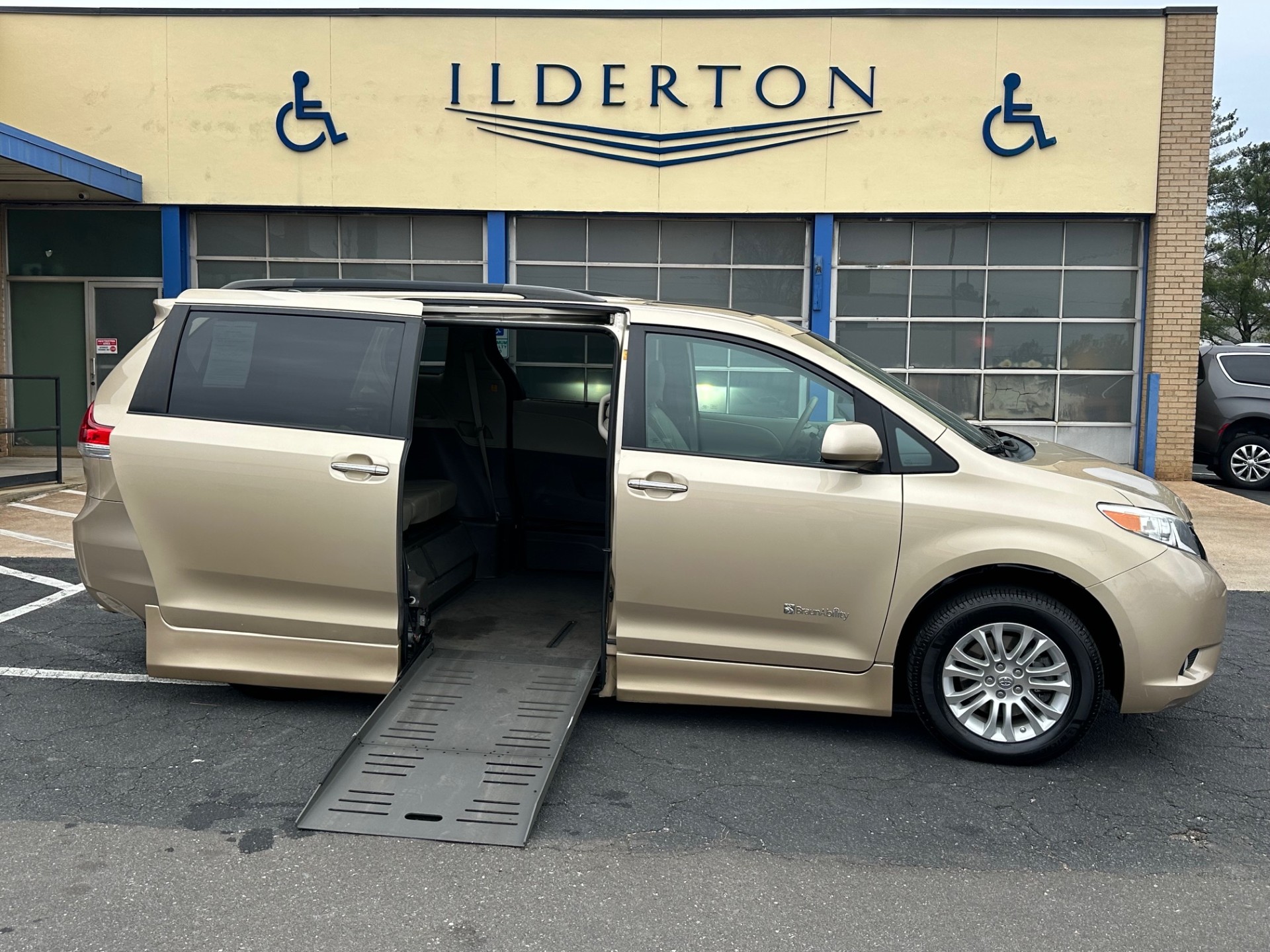 2011 Toyota Sienna XLE