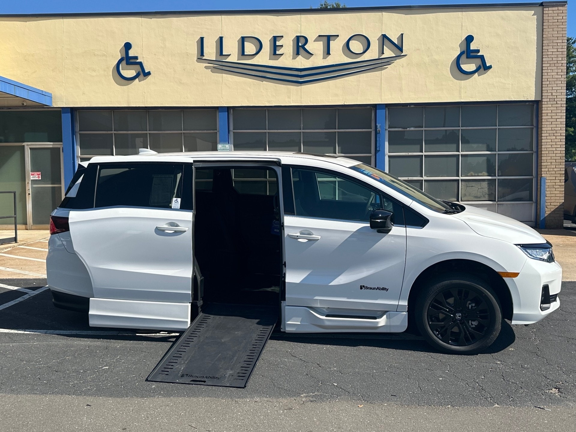 2025 Honda Odyssey Sport L's photo