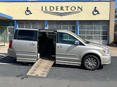 2013 Chrysler Town & Country Touring-L Van LWB Passenger Van