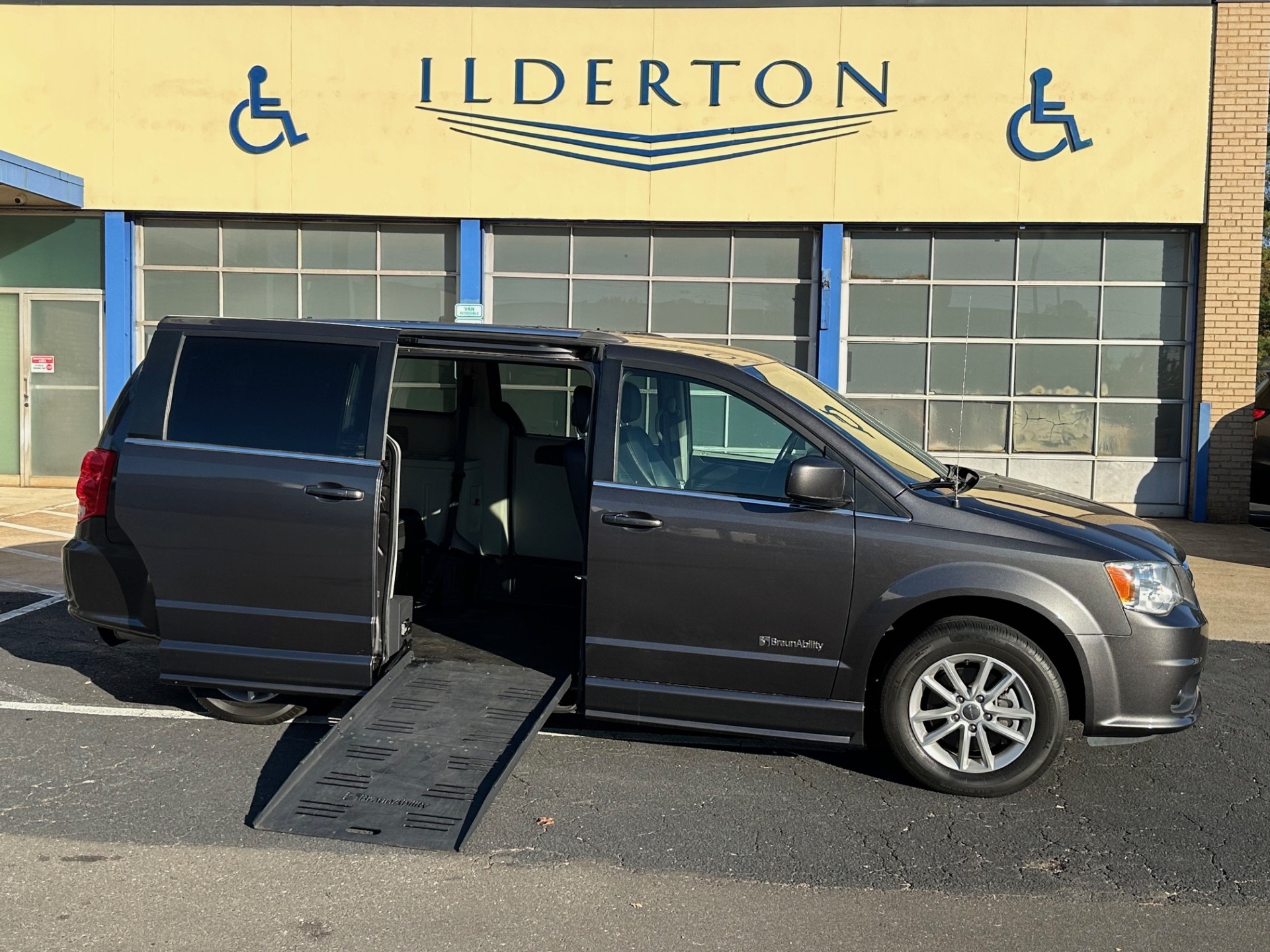 2019 Dodge Grand Caravan SXT Van Passenger Van