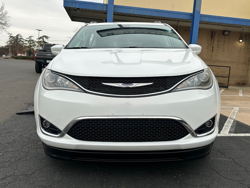 Used 2020 Chrysler Pacifica Touring L Van Passenger Van