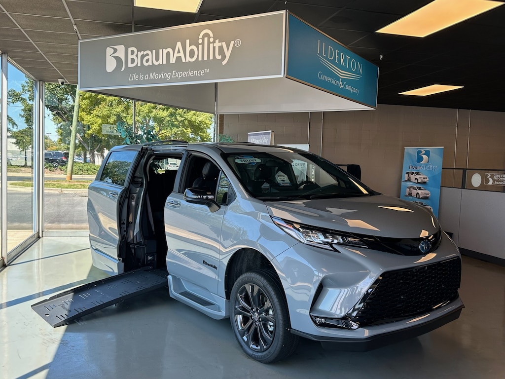 New 2026 Toyota Sienna XSE Van Passenger Van