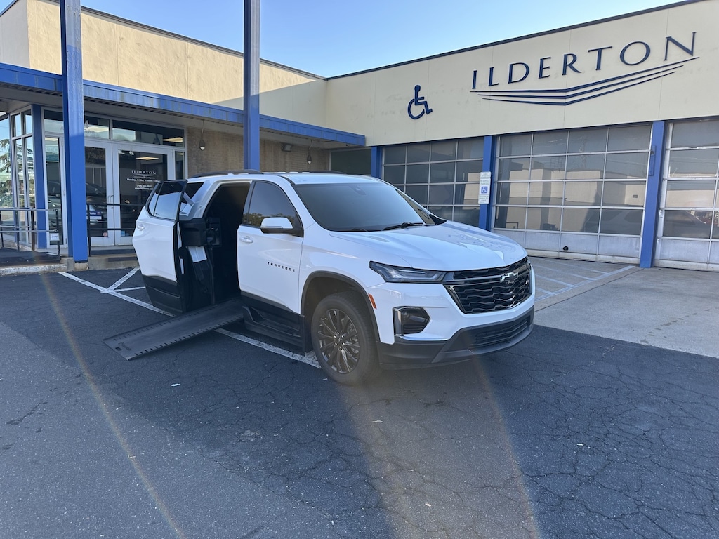 Used 2022 Chevrolet Traverse RS SUV