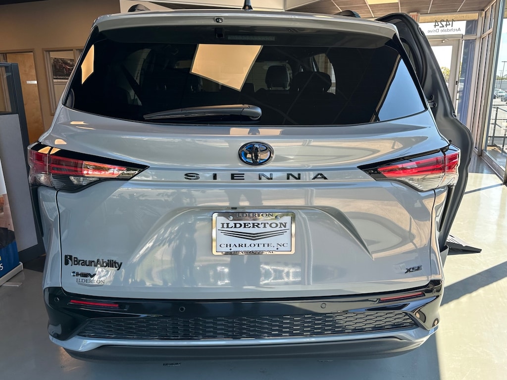 New 2026 Toyota Sienna XSE Van Passenger Van