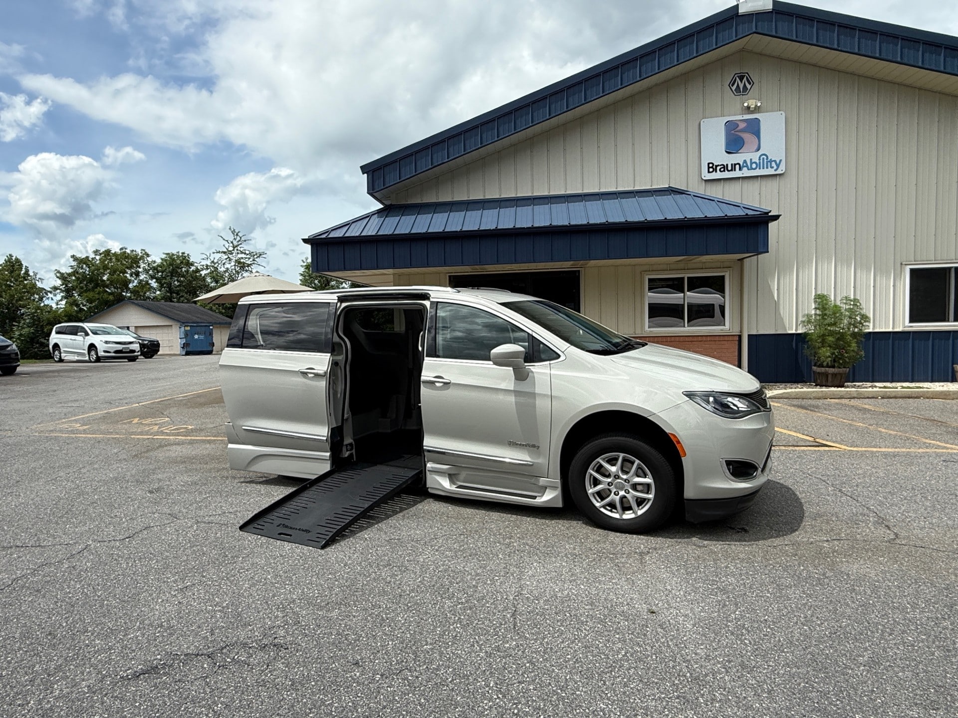 2020 Chrysler Pacifica Touring L