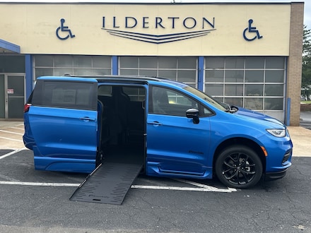 2026 Chrysler Pacifica Select Sport Van Passenger Van
