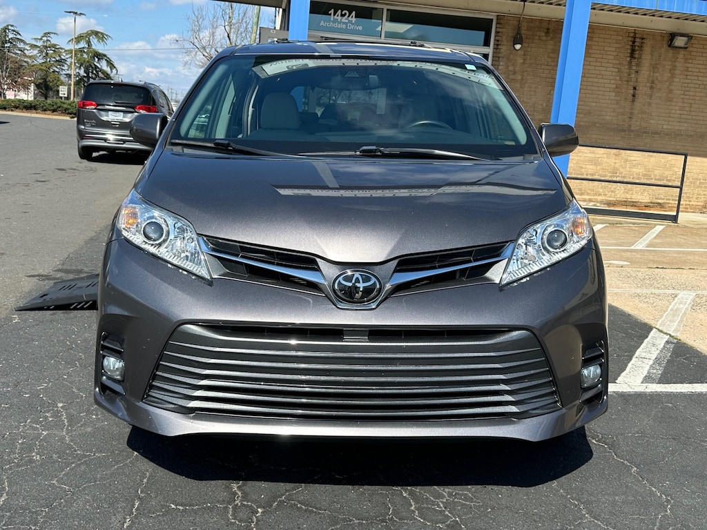 Used 2019 Toyota Sienna XLE-NY Van