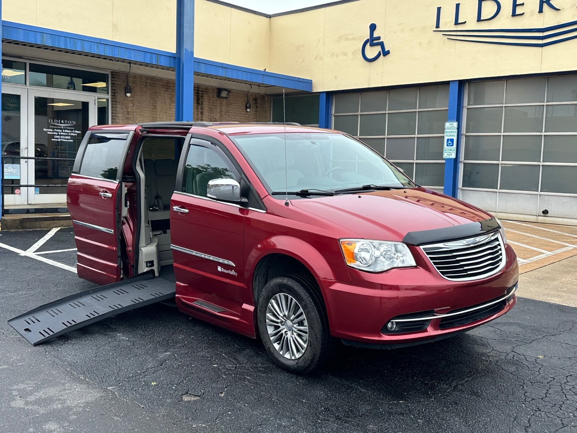 Used 2014 Chrysler Town & Country Touring-L with VIN 2C4RC1CGXER285879 for sale in Asheville, NC