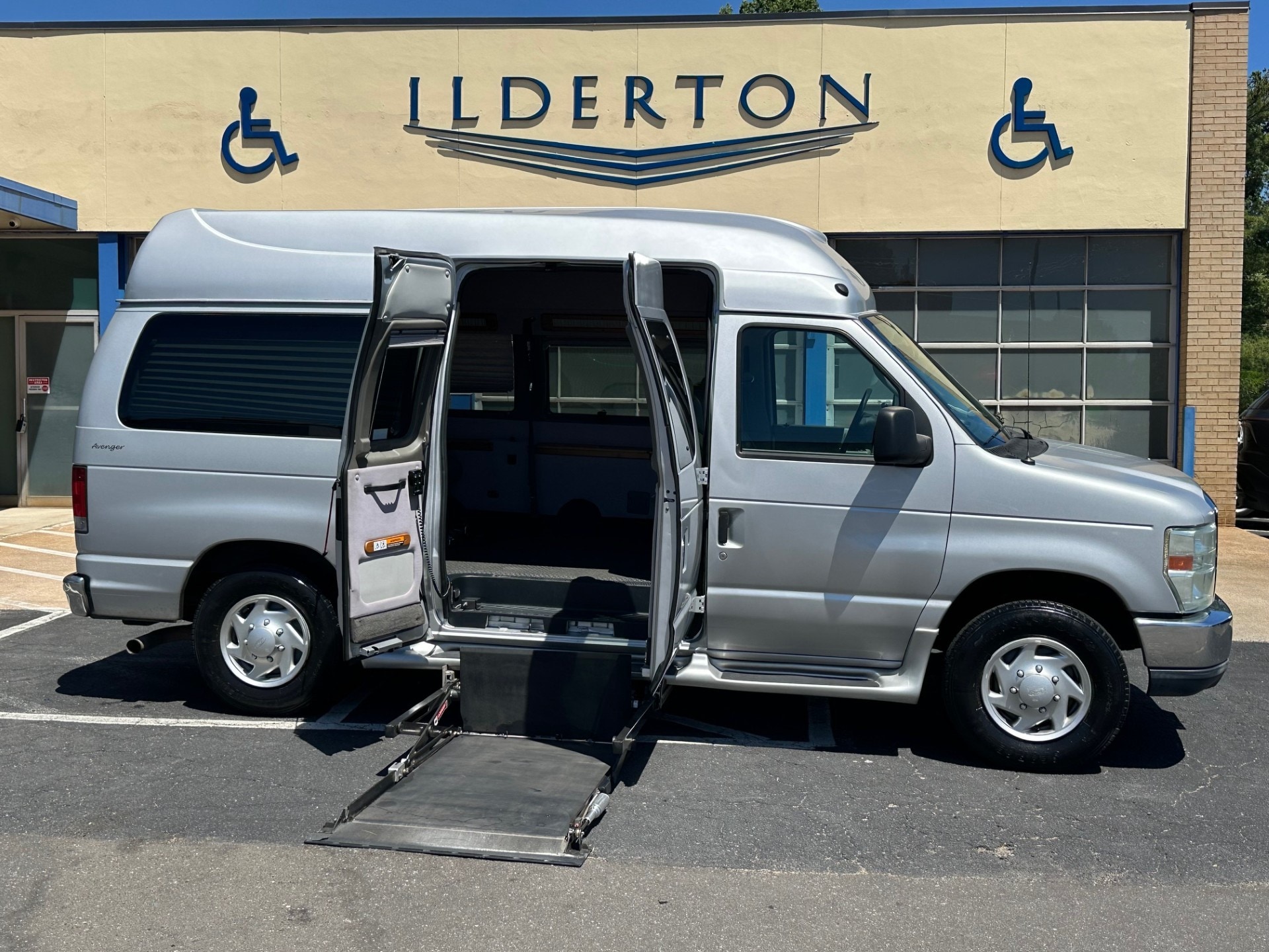 2012 Ford E-Series E-150 Van's photo