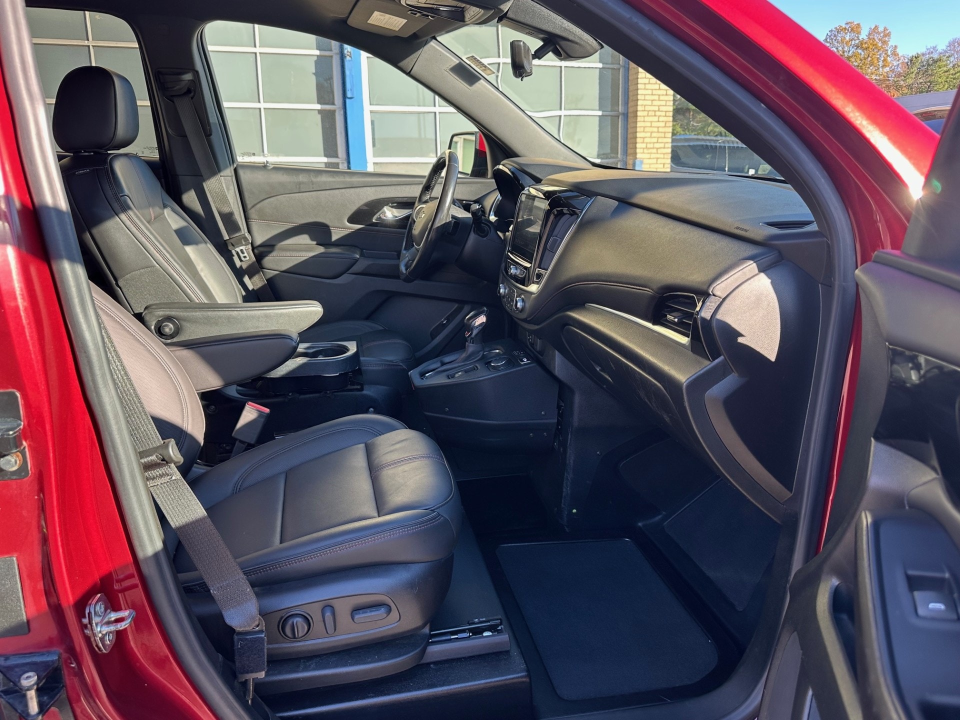 2022 Chevrolet Traverse RS - Photo 13
