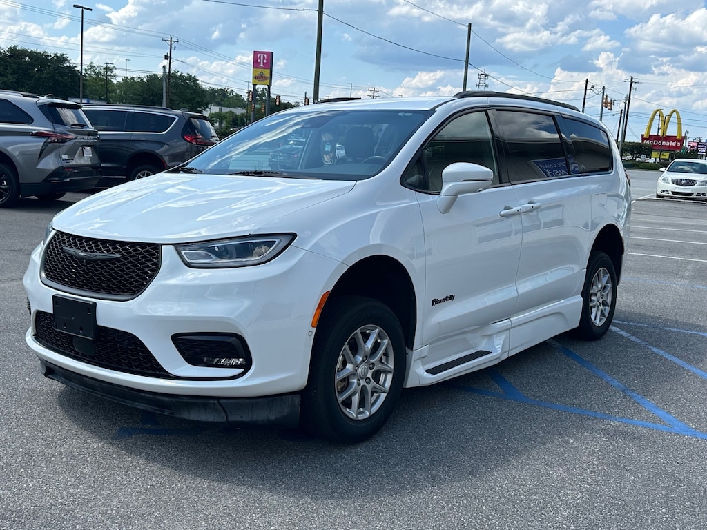 Used 2021 Chrysler Pacifica Touring L Van Passenger Van