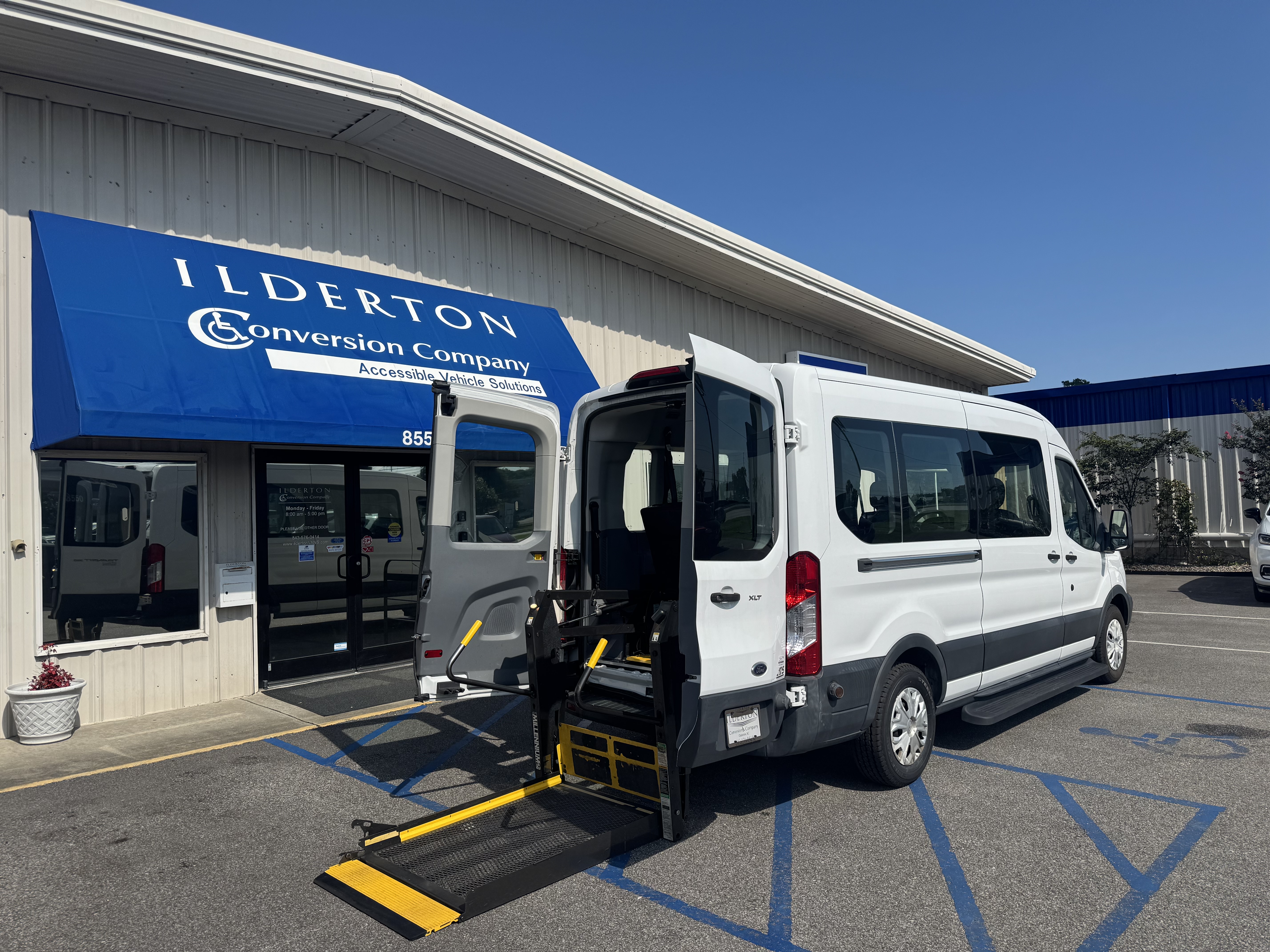 2018 Ford Transit-350 XL w/Sliding Pass-Side Cargo Door Wagon Medium Roof Passenger Wagon