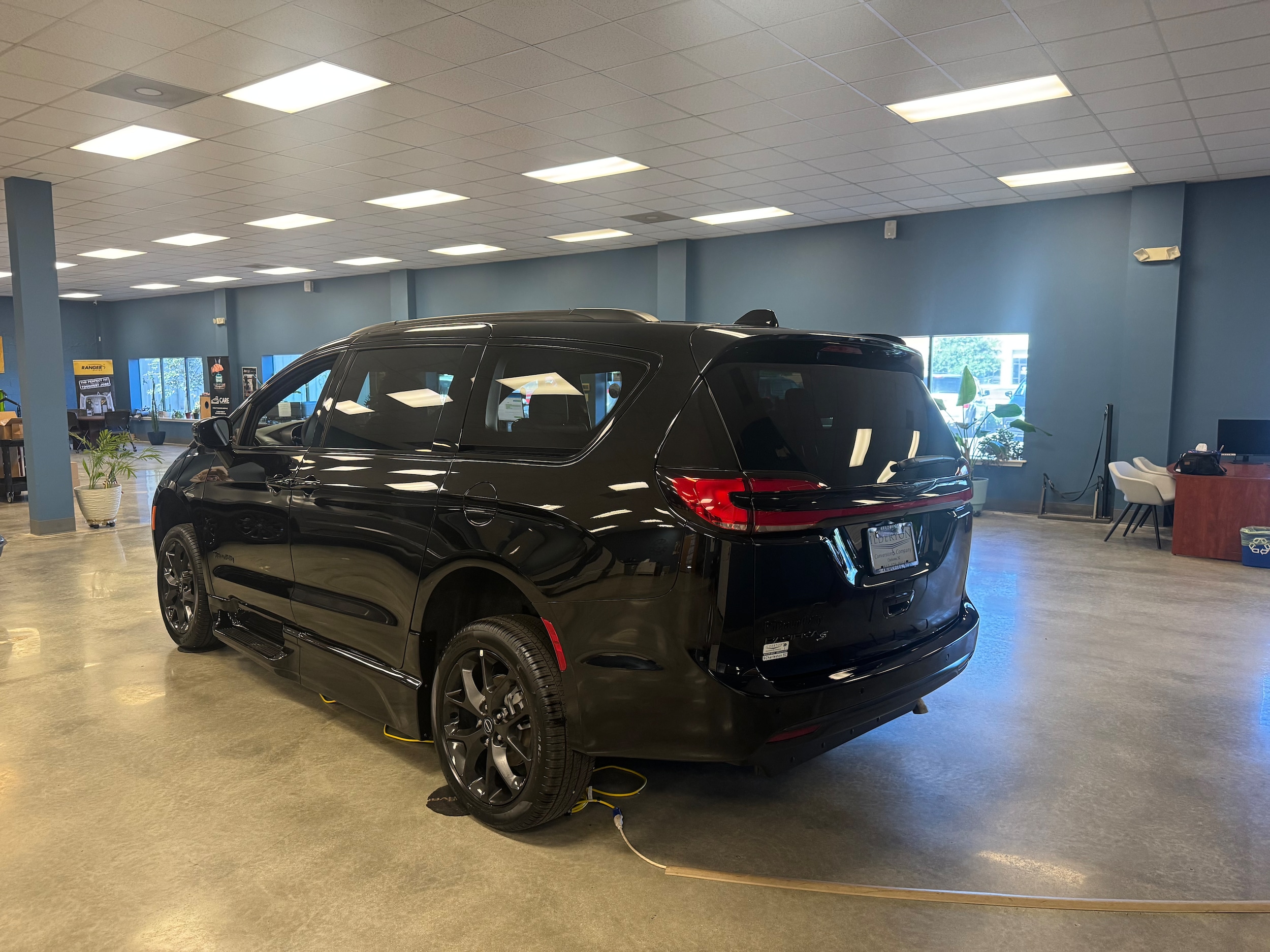 2026 Chrysler Pacifica Select - Photo 6