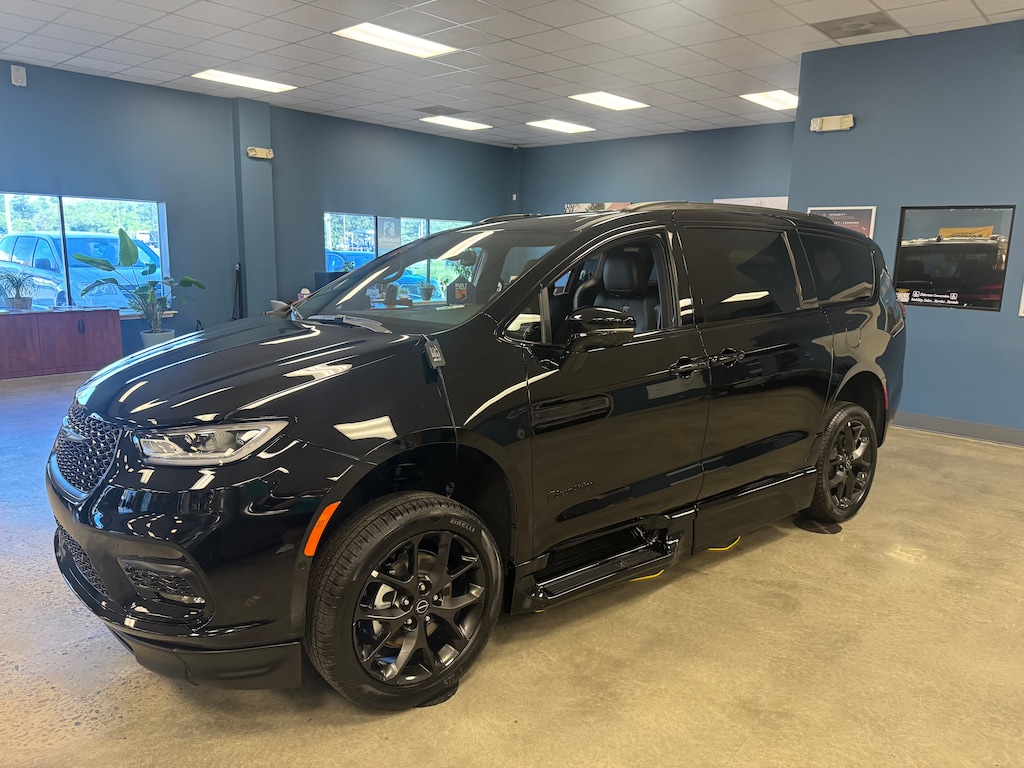 New 2026 Chrysler Pacifica Select Sport Van Passenger Van