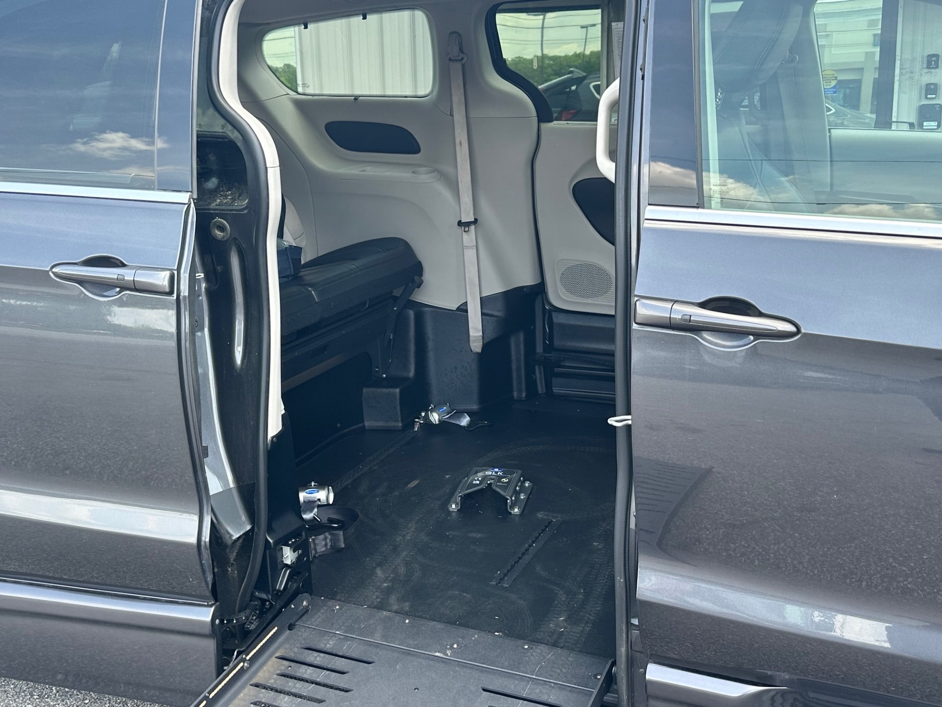 2022 Chrysler Pacifica Touring L - Photo 10
