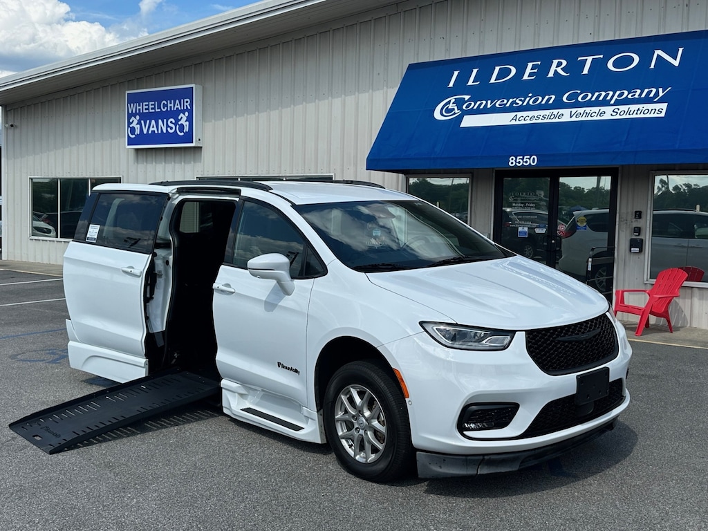 Used 2021 Chrysler Pacifica Touring L Van Passenger Van