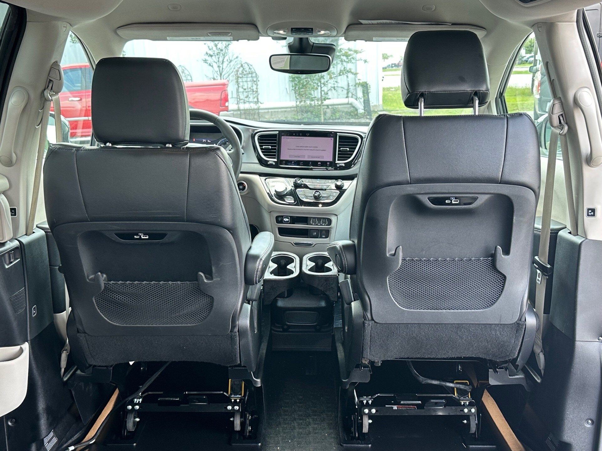 2022 Chrysler Pacifica Touring L - Photo 9