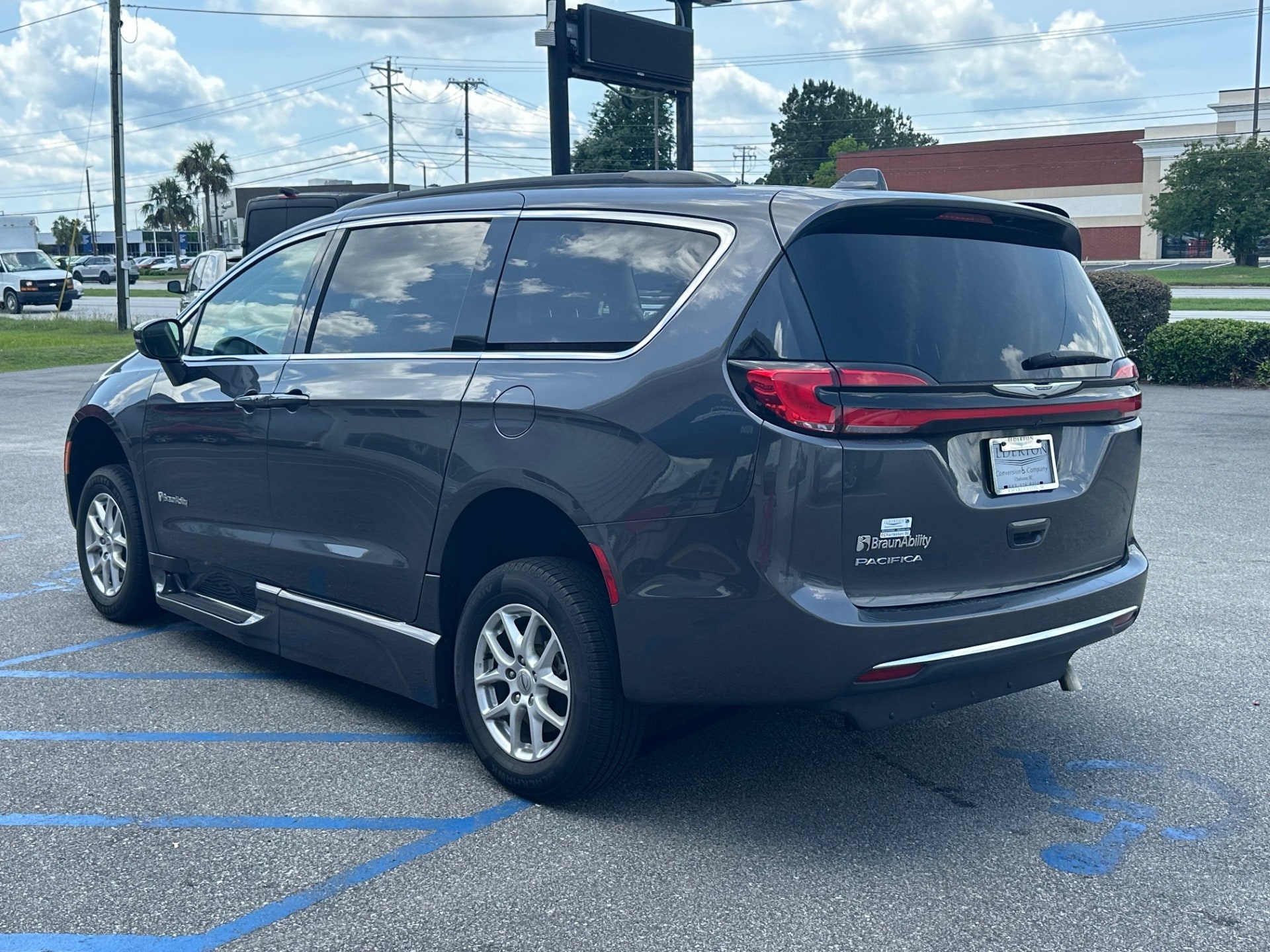 2022 Chrysler Pacifica Touring L - Photo 6