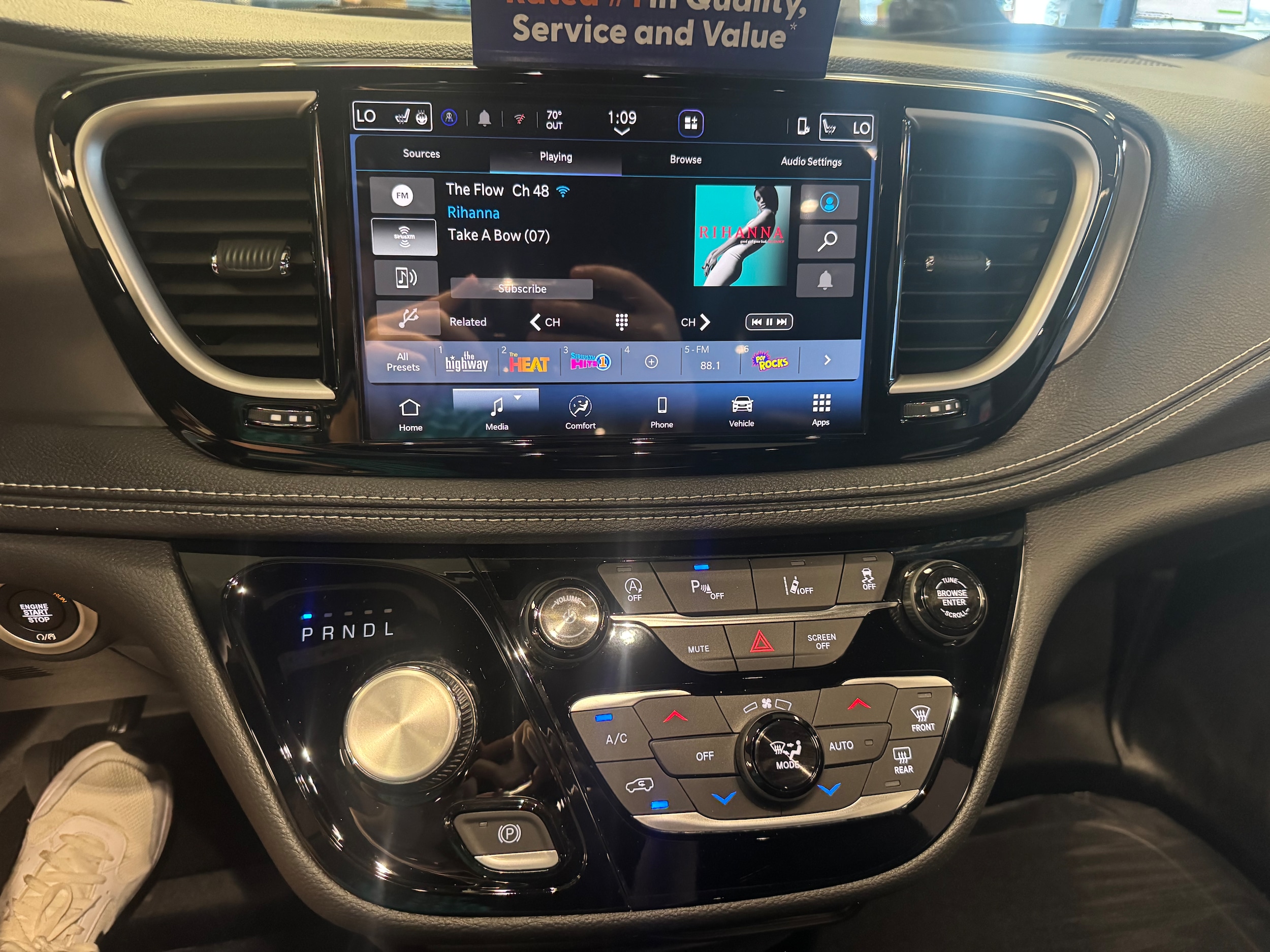 2026 Chrysler Pacifica Select - Photo 10
